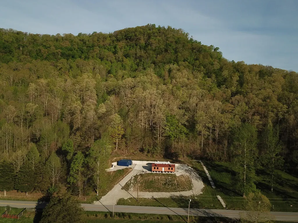 7040 Red Lick Road Irvine KY 40336
