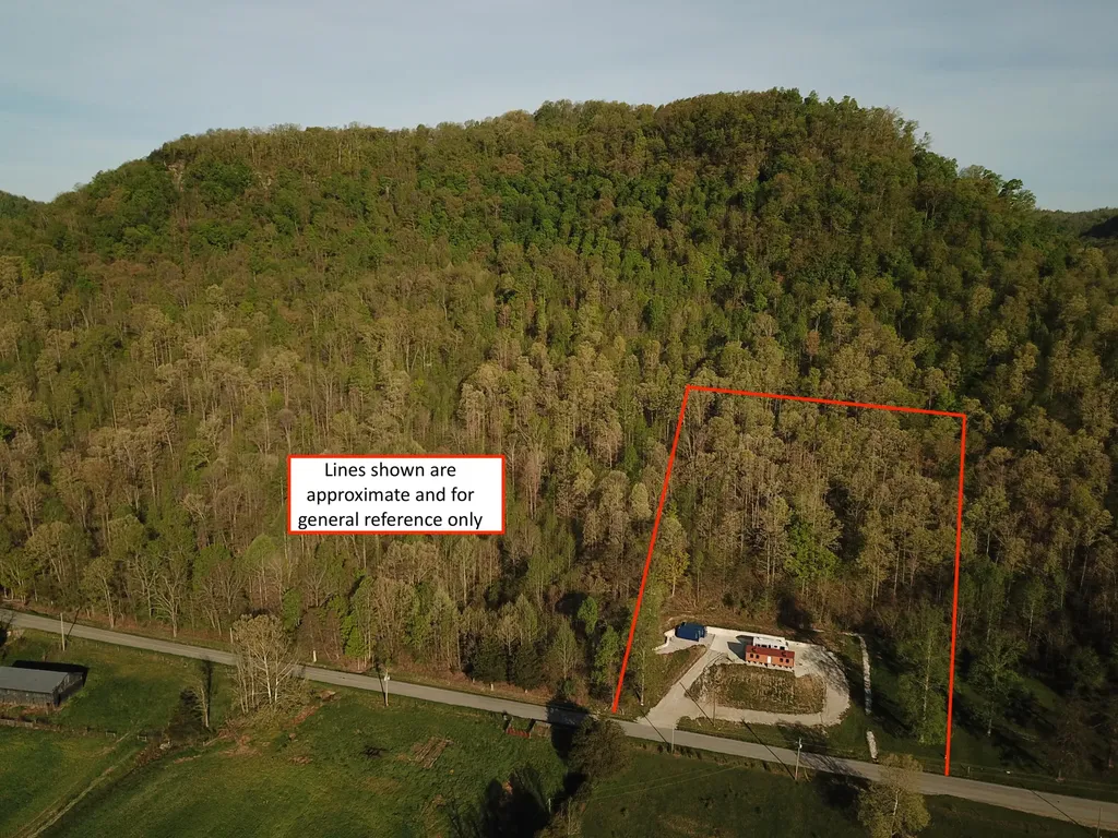 7040 Red Lick Road Irvine KY 40336