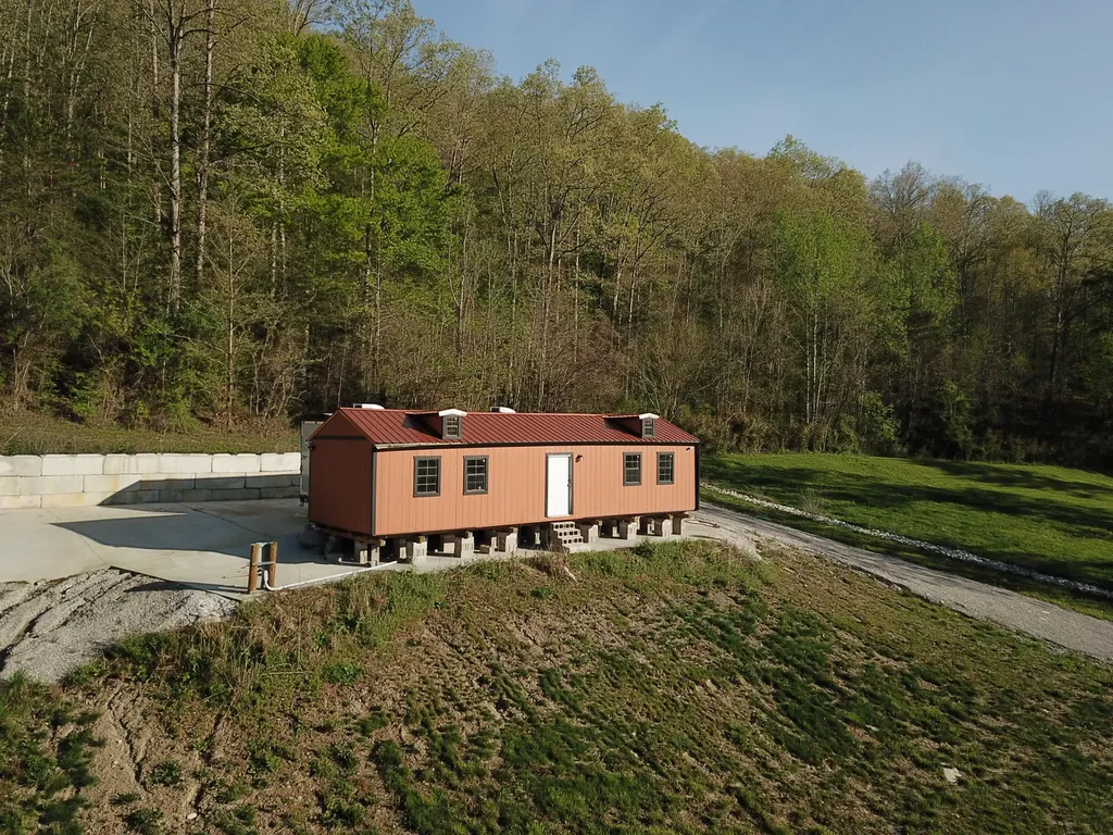 7040 Red Lick Road Irvine KY 40336