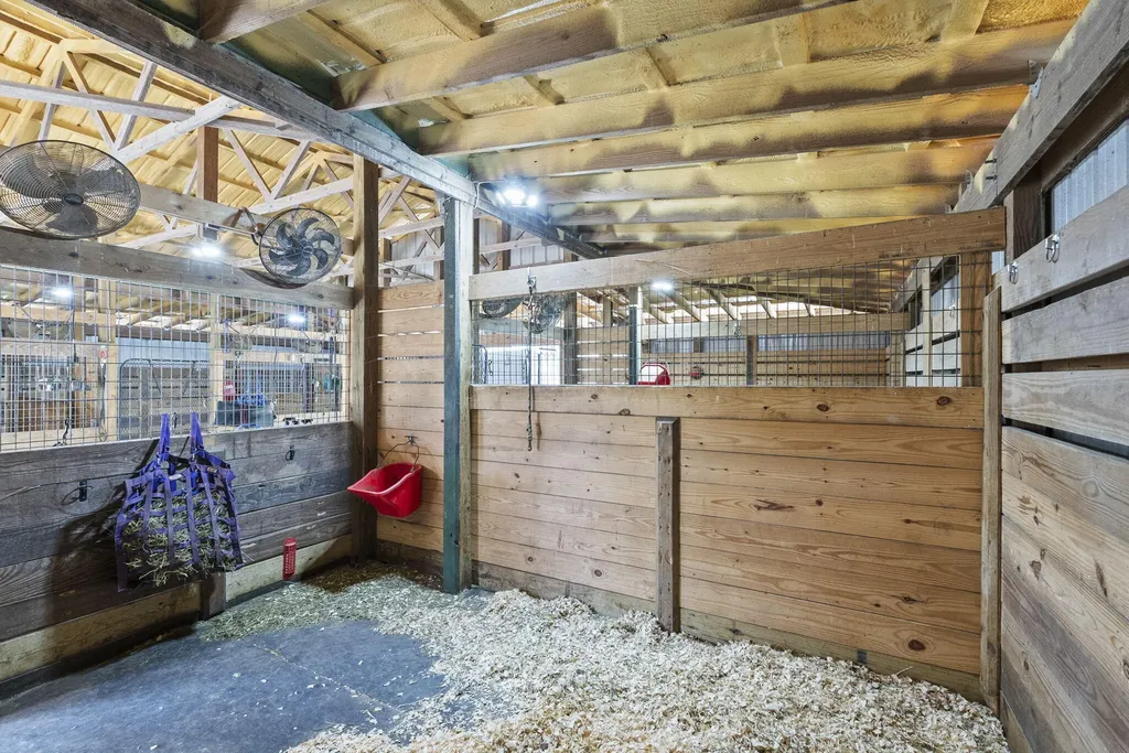 140 Seahawk Trail Midway KY 40347