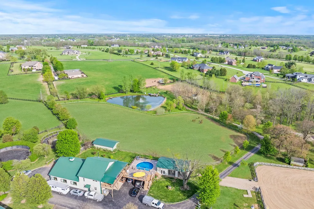 140 Seahawk Trail Midway KY 40347