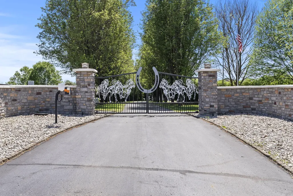 140 Seahawk Trail Midway KY 40347