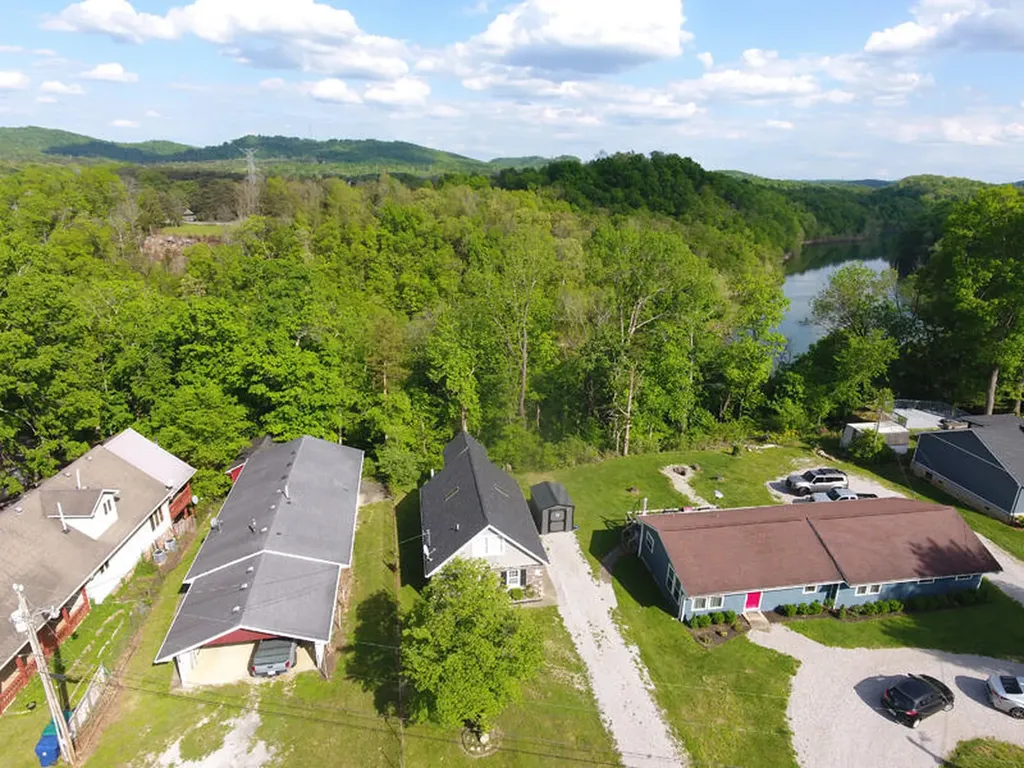 921 Boat Dock Road Somerset KY 42501