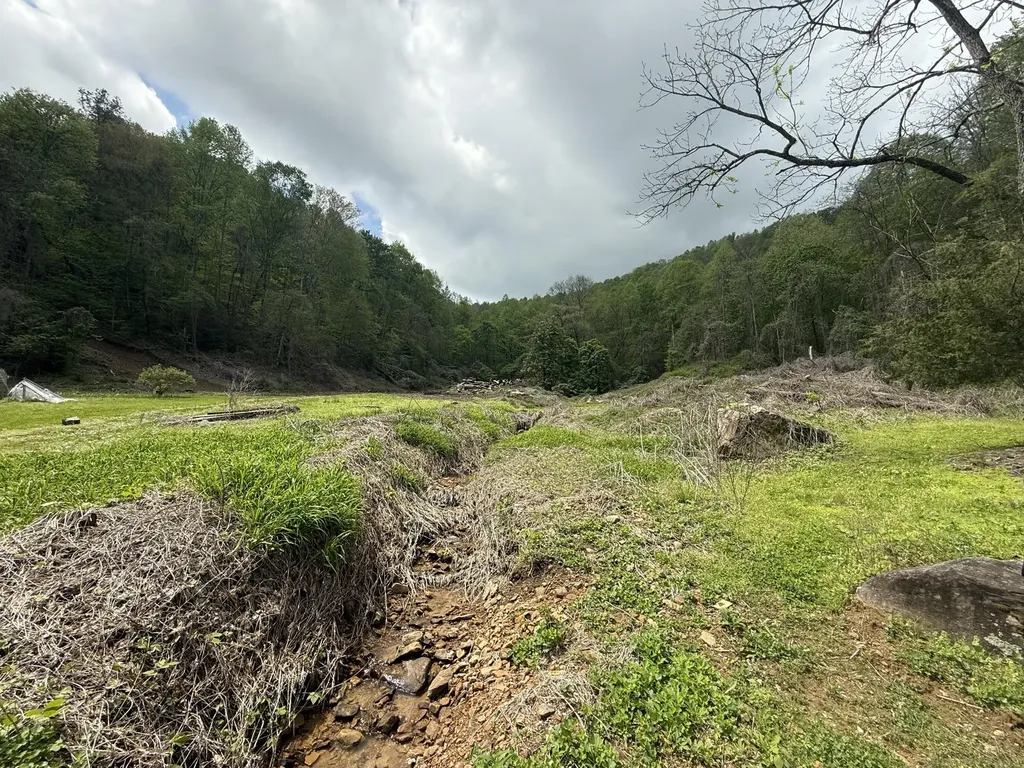 460 Bailey Branch Road Walker KY 40997