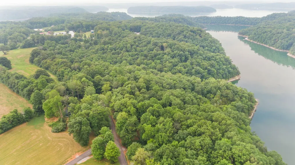 Lot 39 Captains Point Jamestown KY 42629