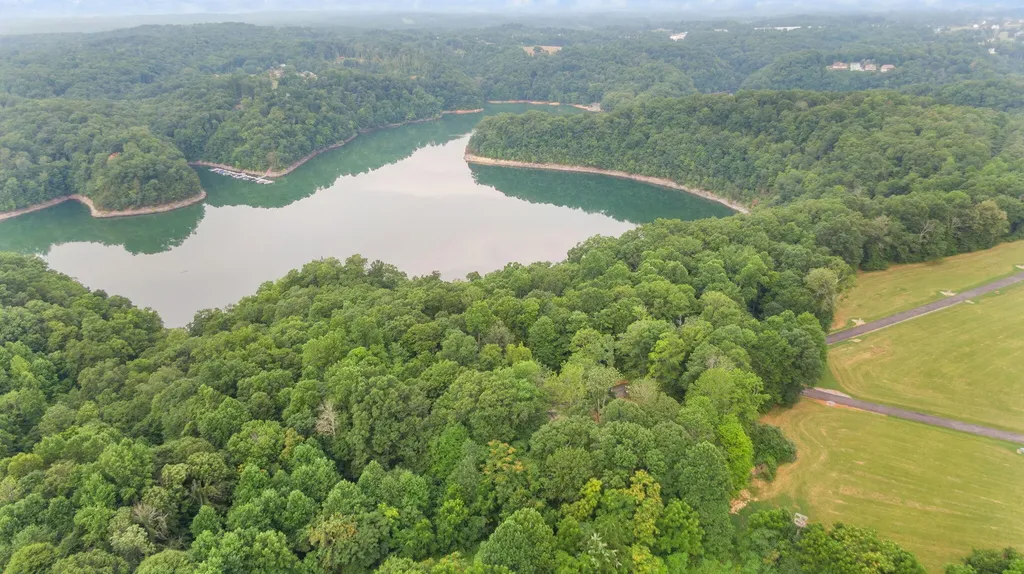 Lot 39 Captains Point Jamestown KY 42629