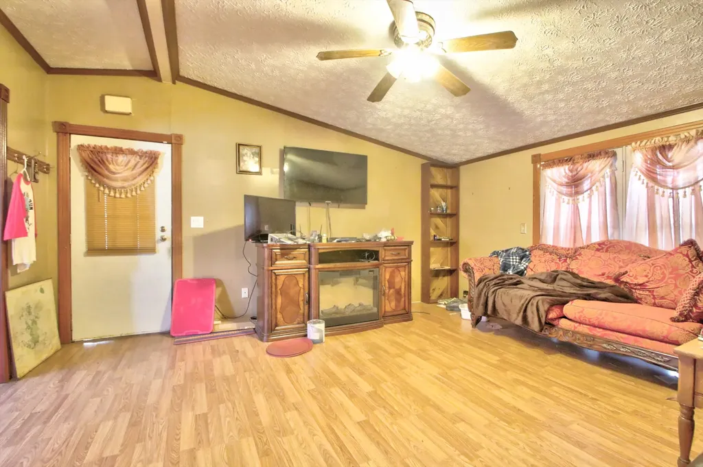 2792 Highway 1223 Corbin KY 40701