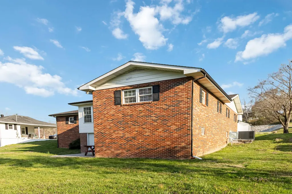 511 Moore Road Williamsburg KY 40769
