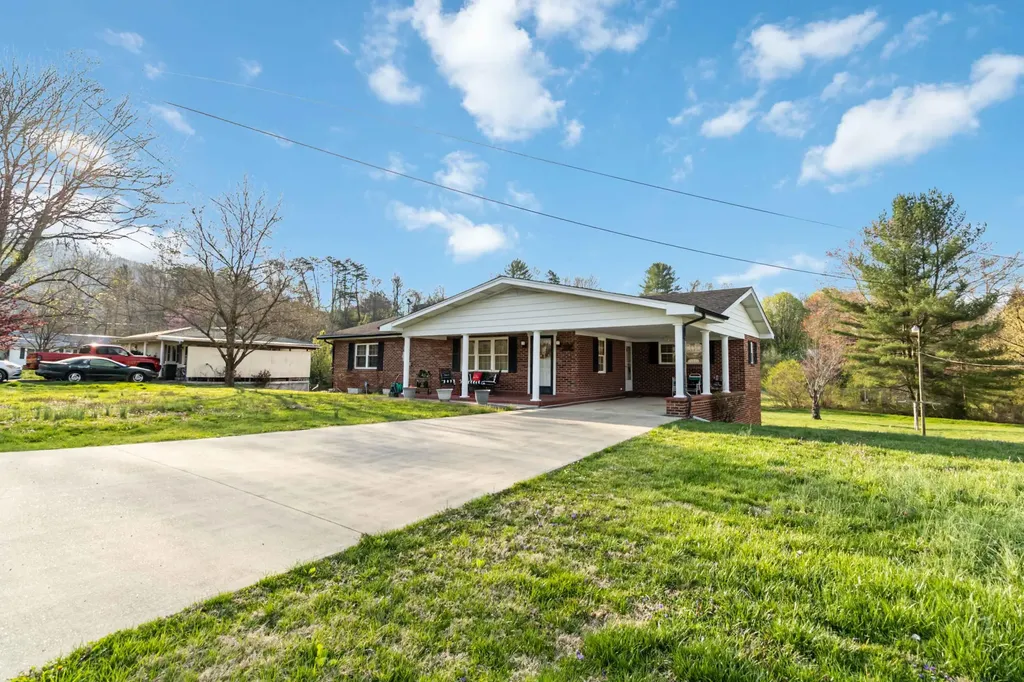 511 Moore Road Williamsburg KY 40769