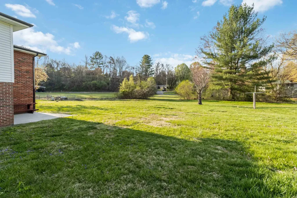 511 Moore Road Williamsburg KY 40769