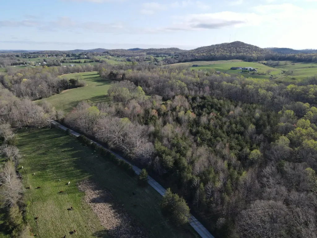 999 Spiro Road Mt Vernon KY 40456