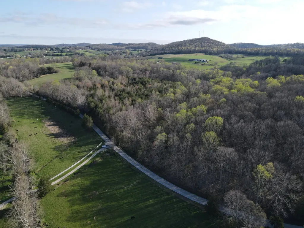 999 Spiro Road Mt Vernon KY 40456