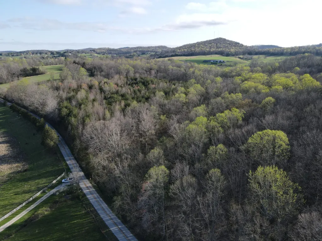 999-B Spiro Road Mt Vernon KY 40456
