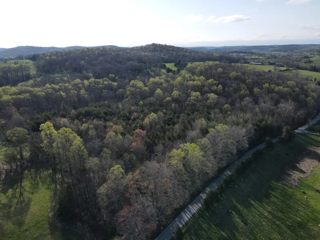 999-B Spiro Road Mt Vernon KY 40456
