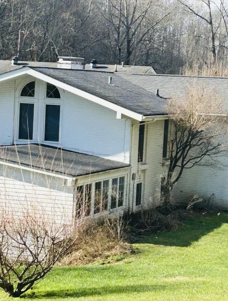 310 Sunny Brook Lane Heidrick KY 40949