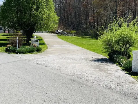 310 Sunny Brook Lane Heidrick KY 40949