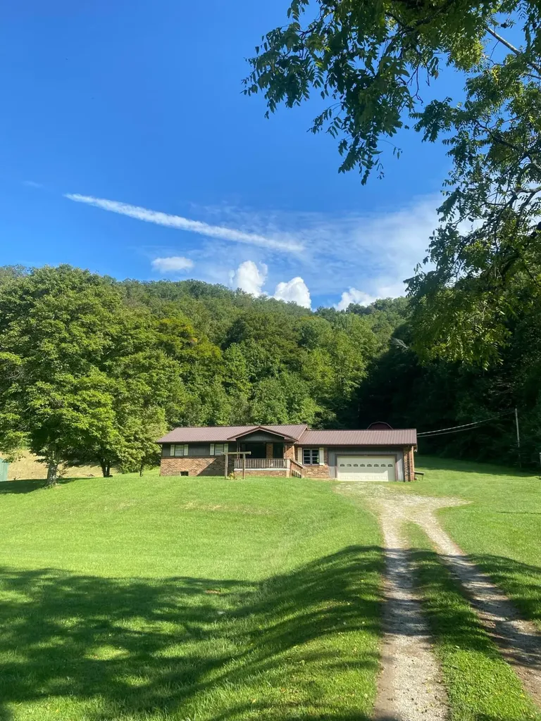 9010 Highway 421 Manchester KY 40962