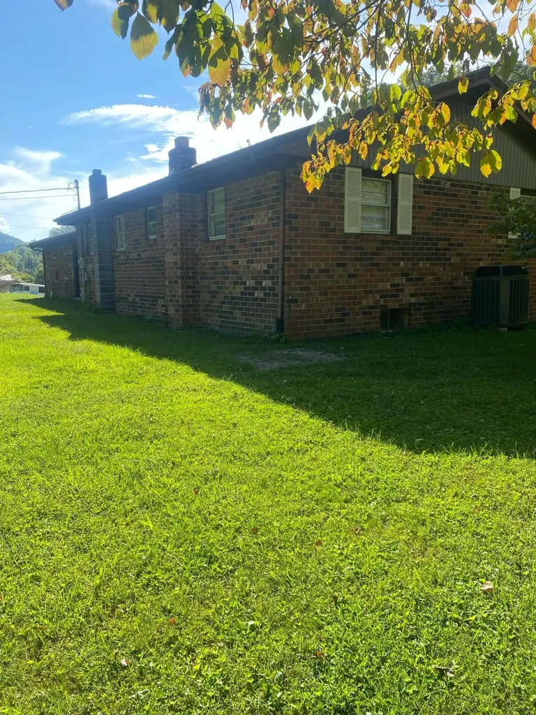 9010 Highway 421 Manchester KY 40962
