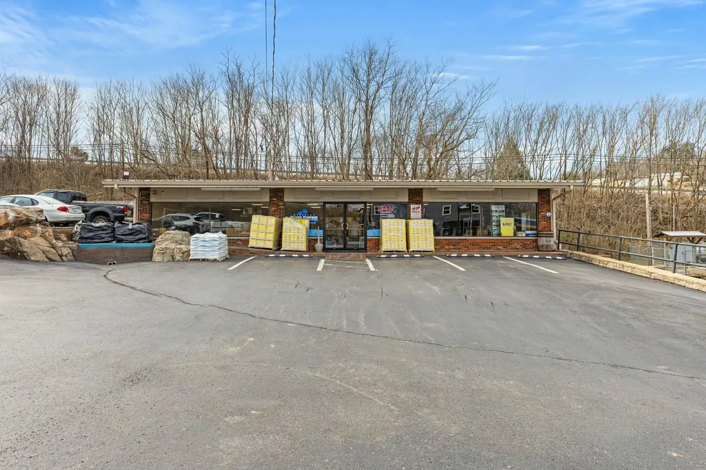 256 E Main Street Mt Vernon KY 40456