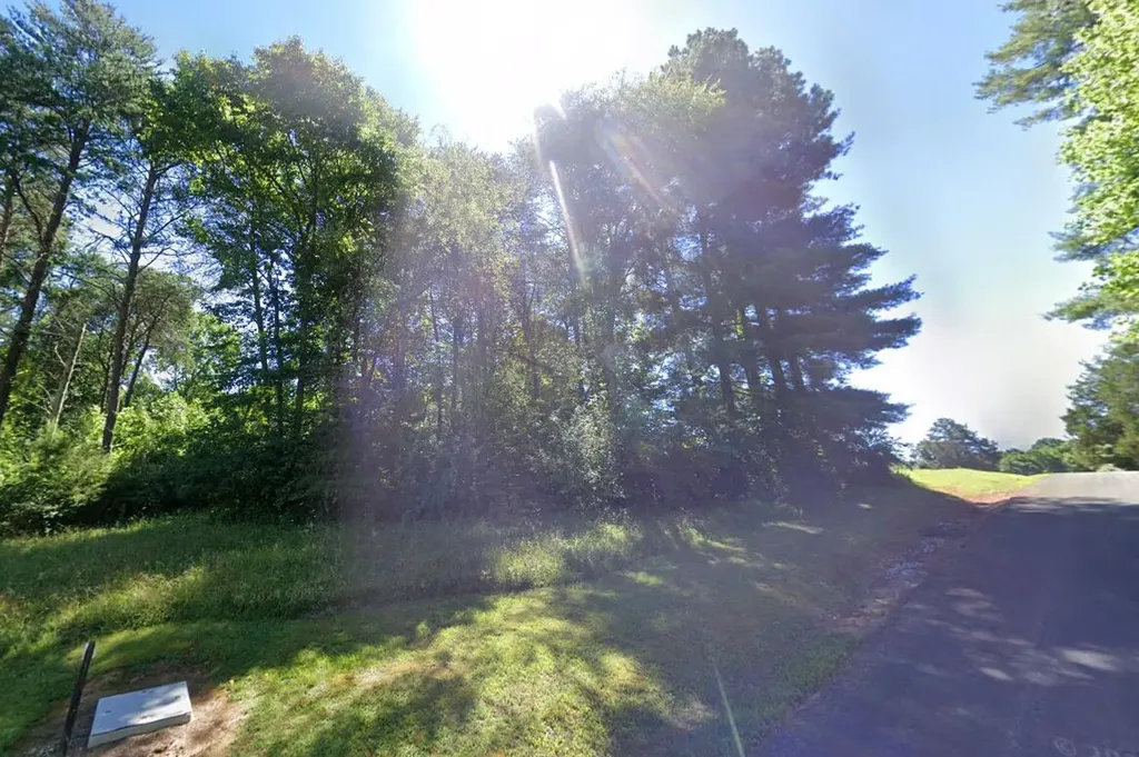 Lot 96 Captain's Point Subdivision Jamestown KY 42629