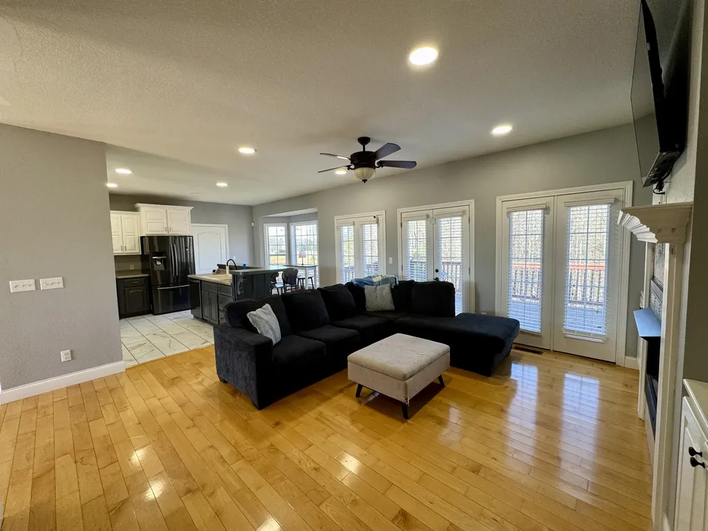 192 Pond View Drive Strunk KY 42649