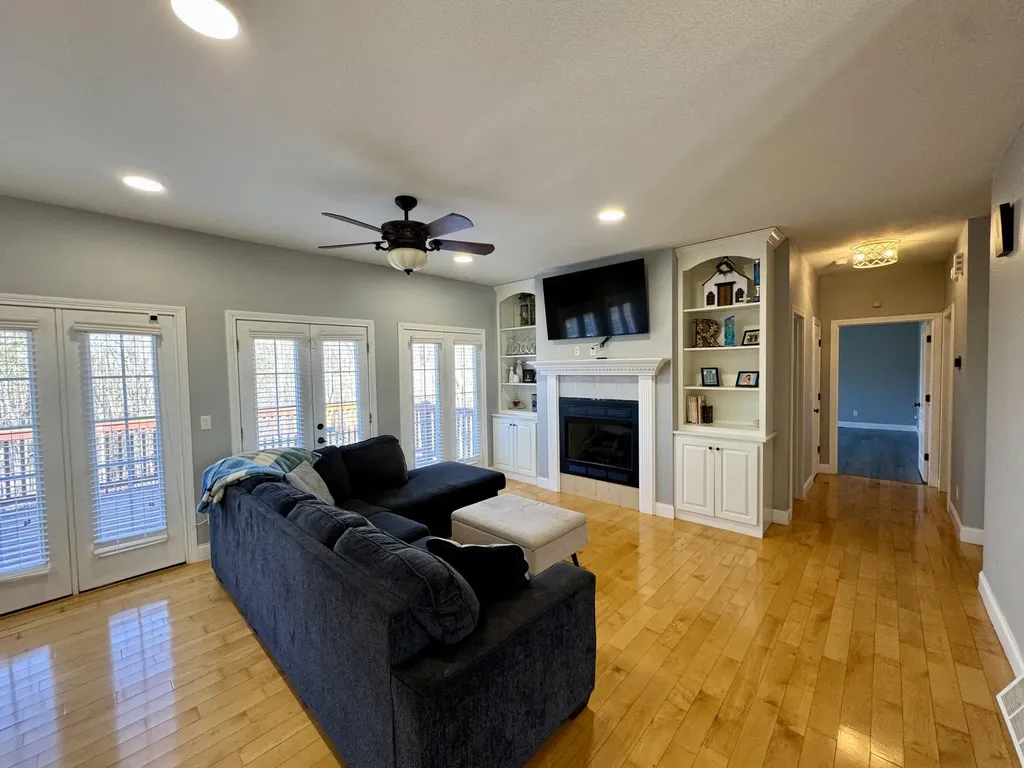 192 Pond View Drive Strunk KY 42649