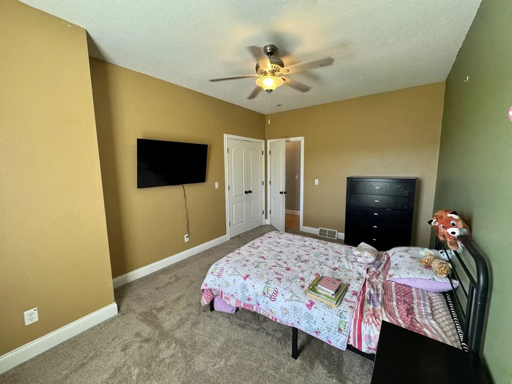 192 Pond View Drive Strunk KY 42649