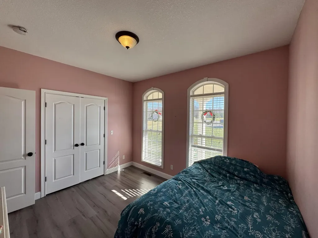 192 Pond View Drive Strunk KY 42649