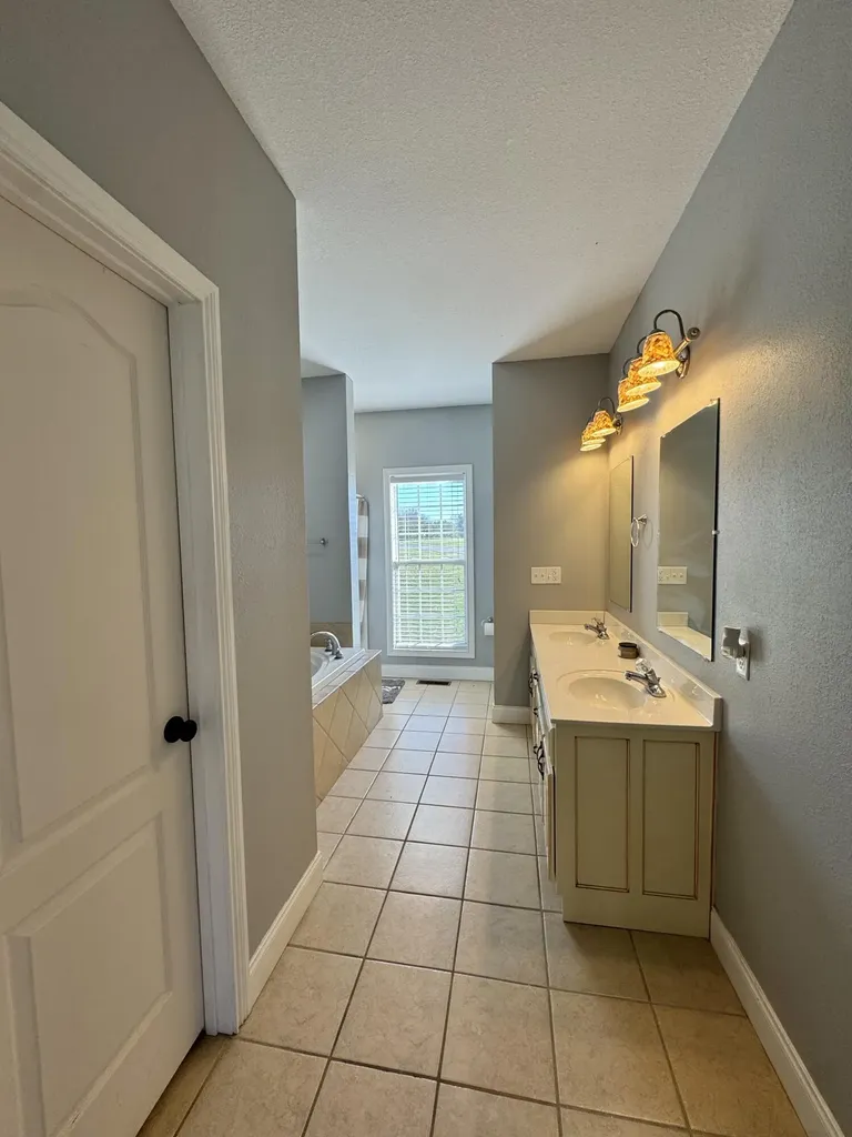 192 Pond View Drive Strunk KY 42649