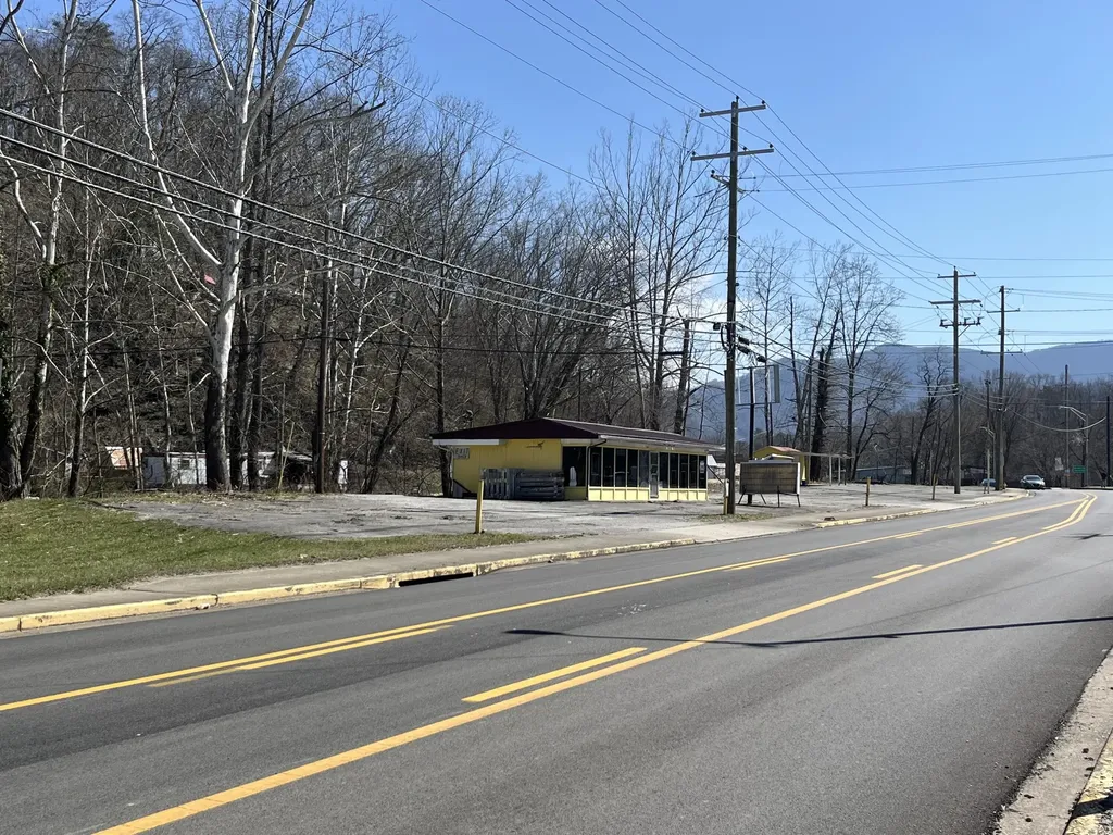 1313 E Main Street Cumberland KY 40823