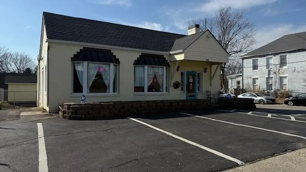 221 N Broadway Georgetown KY 40324