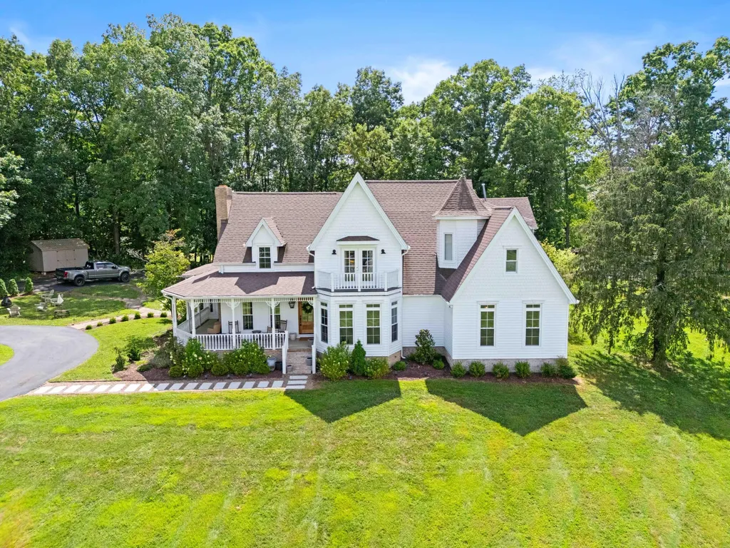 1055 Maple Grove School Road London KY 40744
