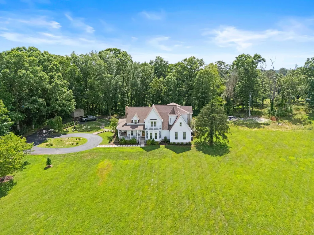 1055 Maple Grove School Road London KY 40744