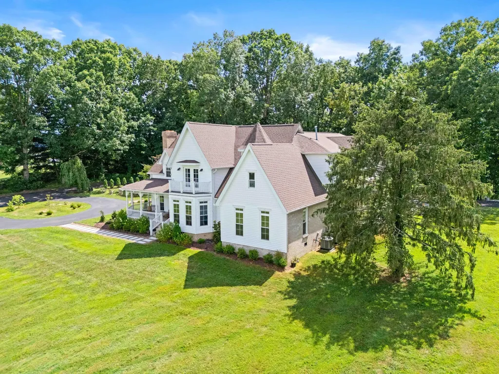 1055 Maple Grove School Road London KY 40744