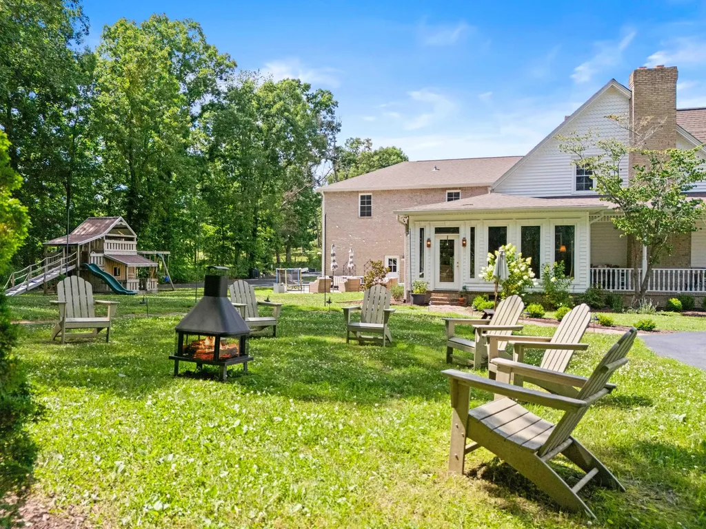 1055 Maple Grove School Road London KY 40744