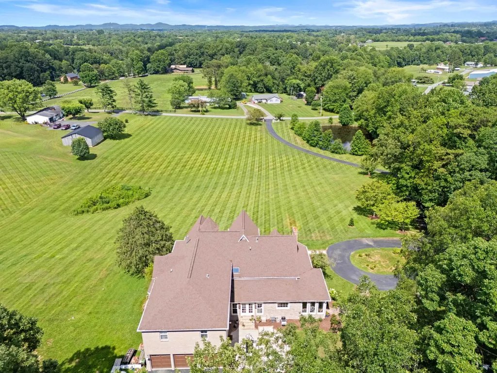 1055 Maple Grove School Road London KY 40744