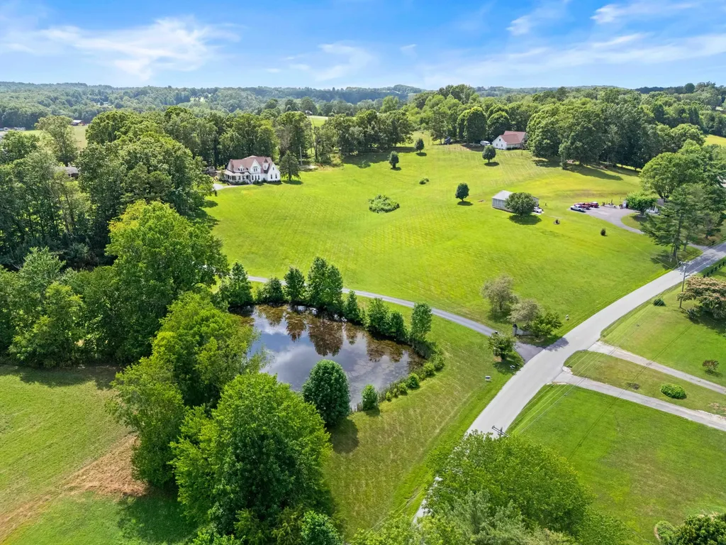 1055 Maple Grove School Road London KY 40744