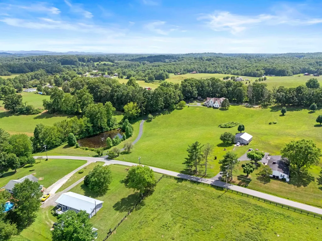 1055 Maple Grove School Road London KY 40744
