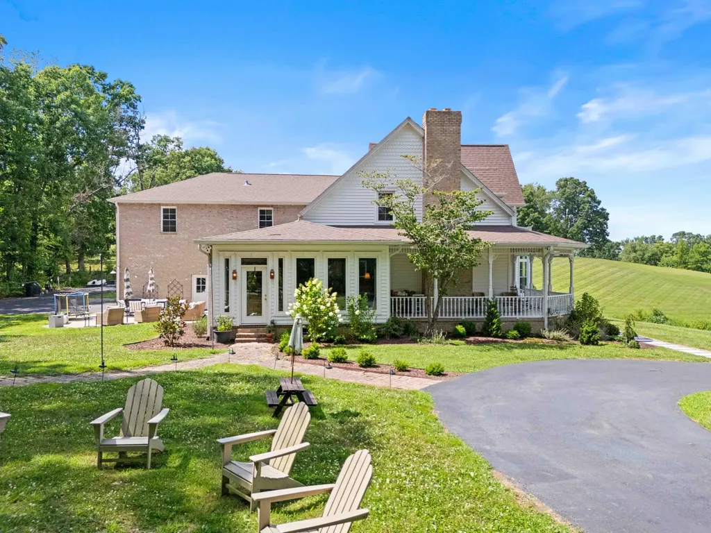 1055 Maple Grove School Road London KY 40744