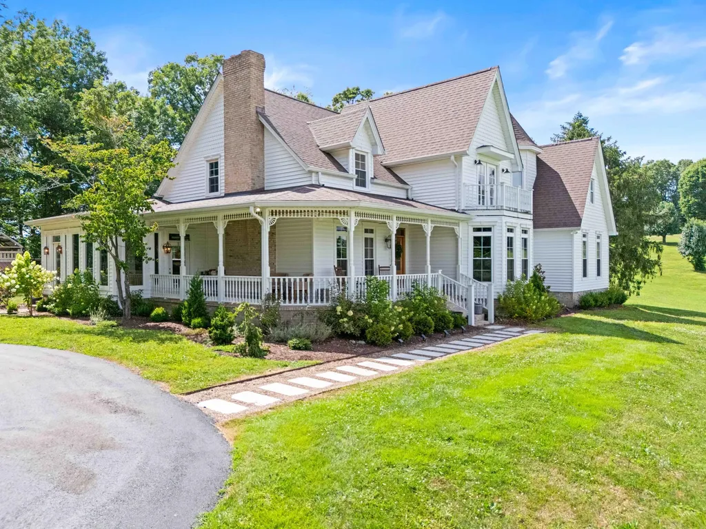 1055 Maple Grove School Road London KY 40744