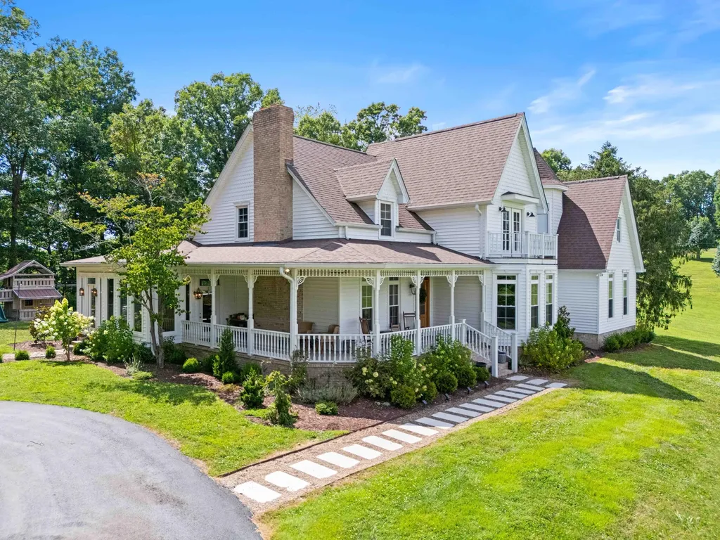 1055 Maple Grove School Road London KY 40744