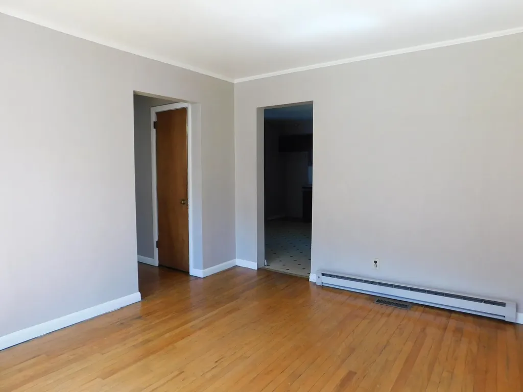 101 Dizney Evarts KY 40828