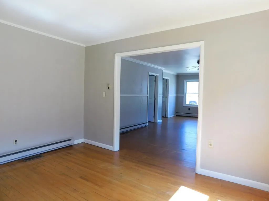 101 Dizney Evarts KY 40828