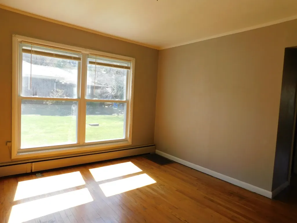 101 Dizney Evarts KY 40828