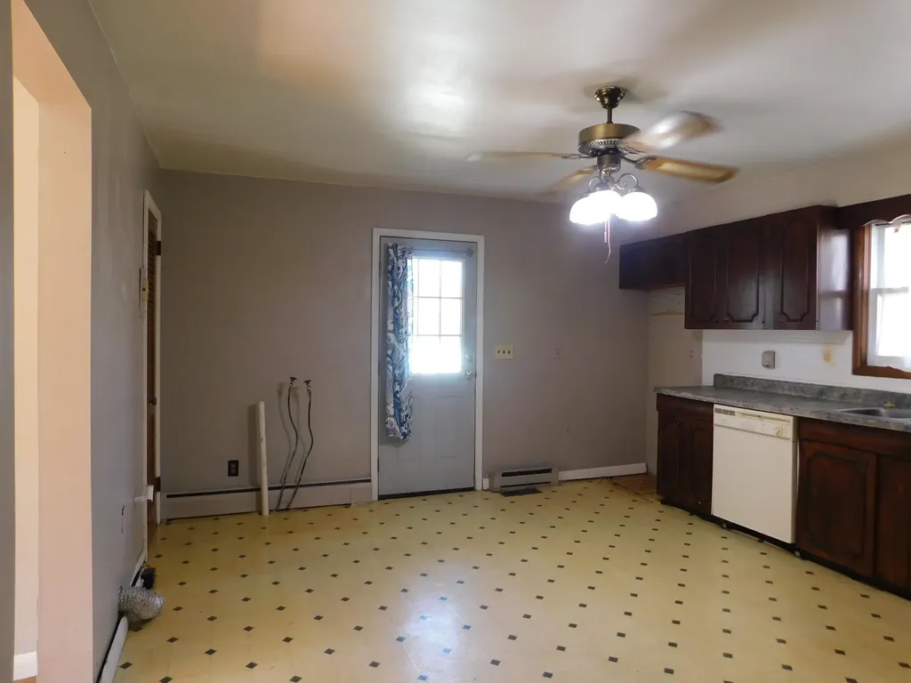 101 Dizney Evarts KY 40828