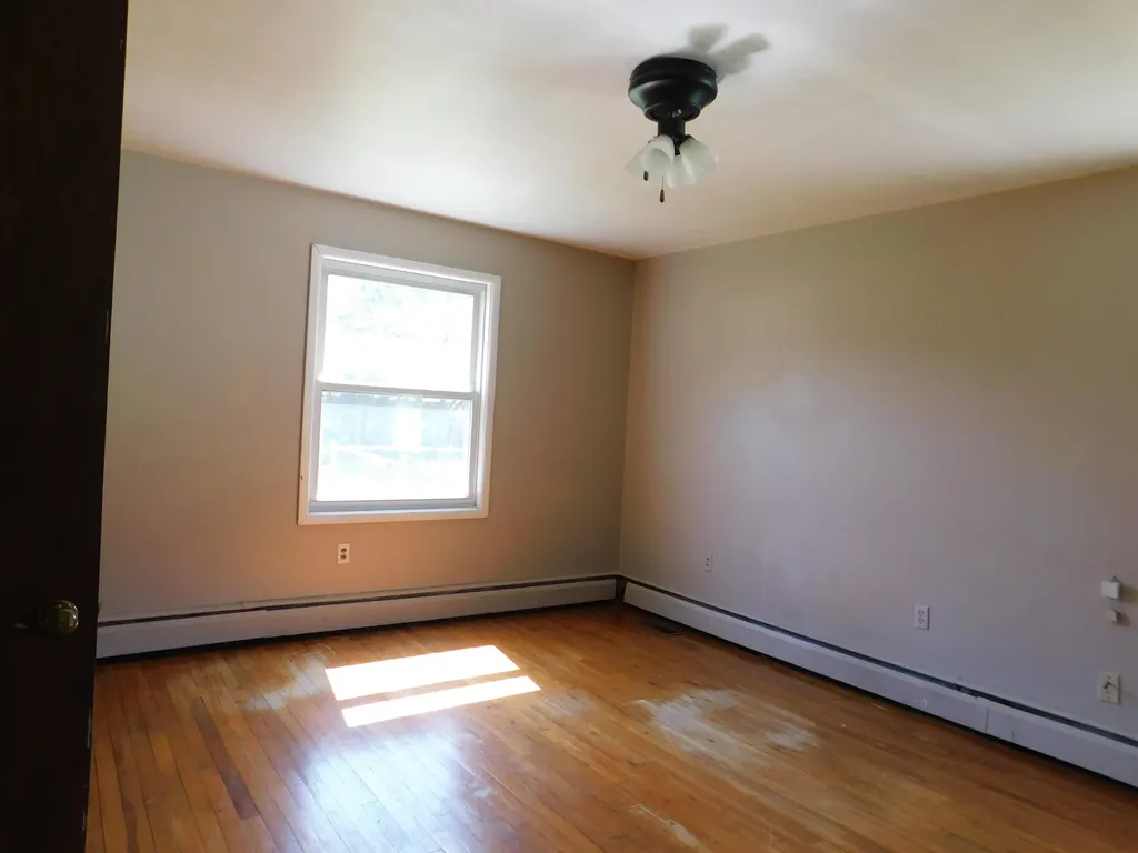 101 Dizney Evarts KY 40828