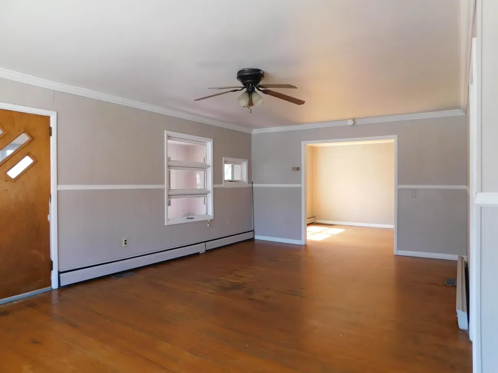 101 Dizney Evarts KY 40828