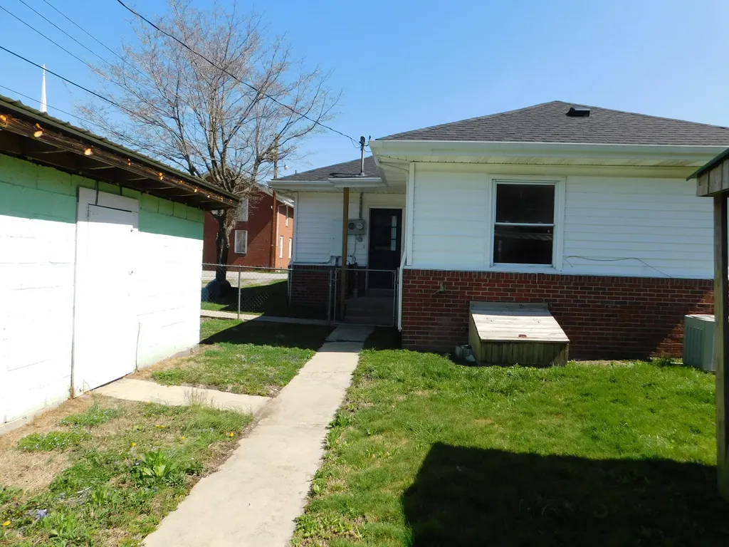 101 Dizney Evarts KY 40828
