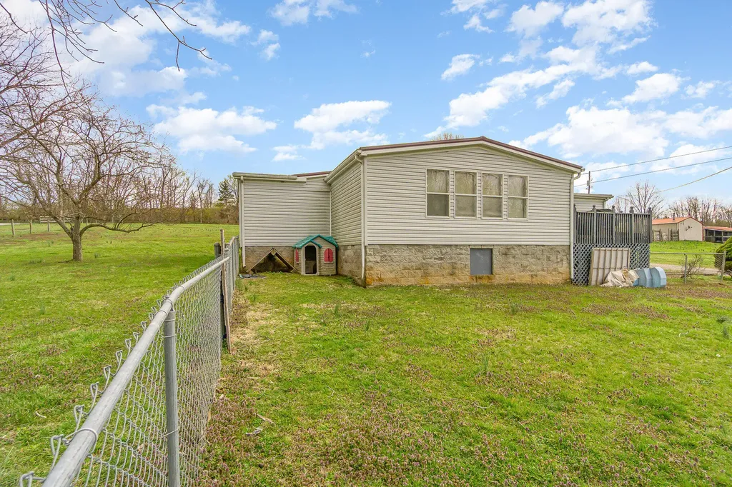 374 N Middletown Road Winchester KY 40391