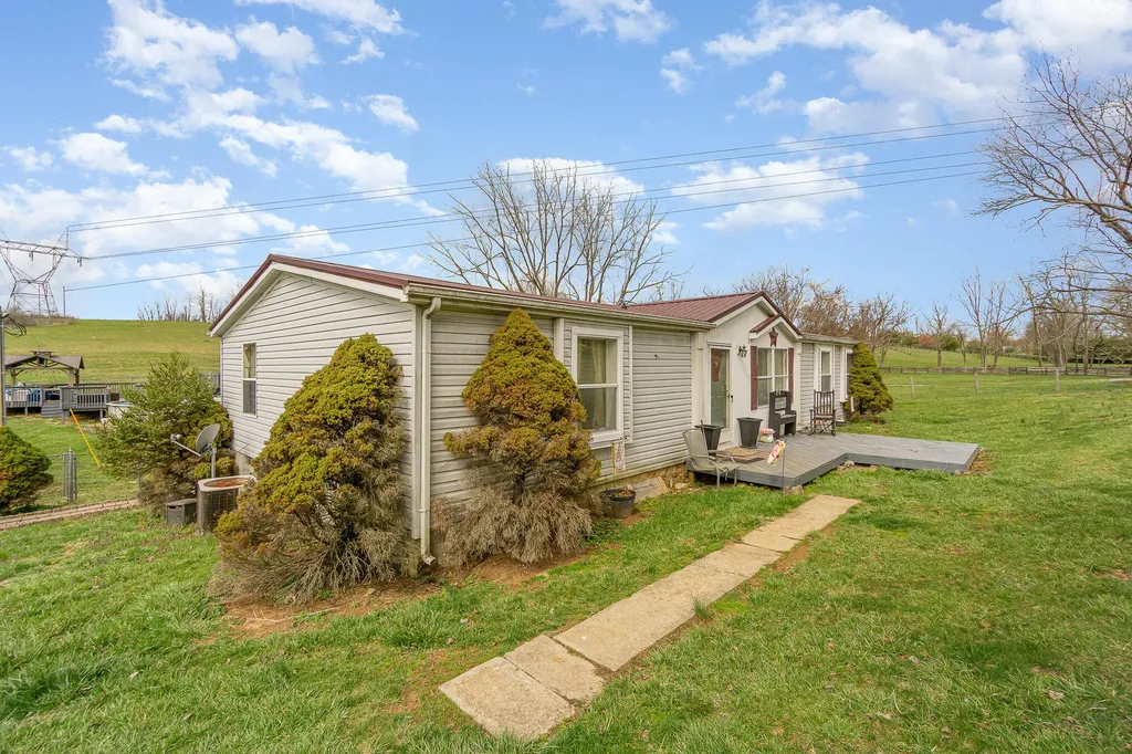 374 N Middletown Road Winchester KY 40391